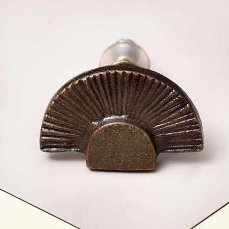 Decorative Iron Cabinet Knob in Unique Seashell Shape